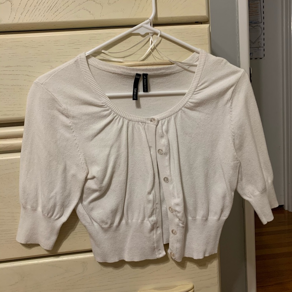 Shirt sleeve cropped sweater